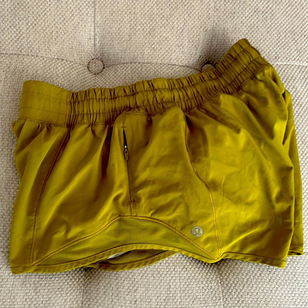 Lululemon 2 inch size 8 green shorts